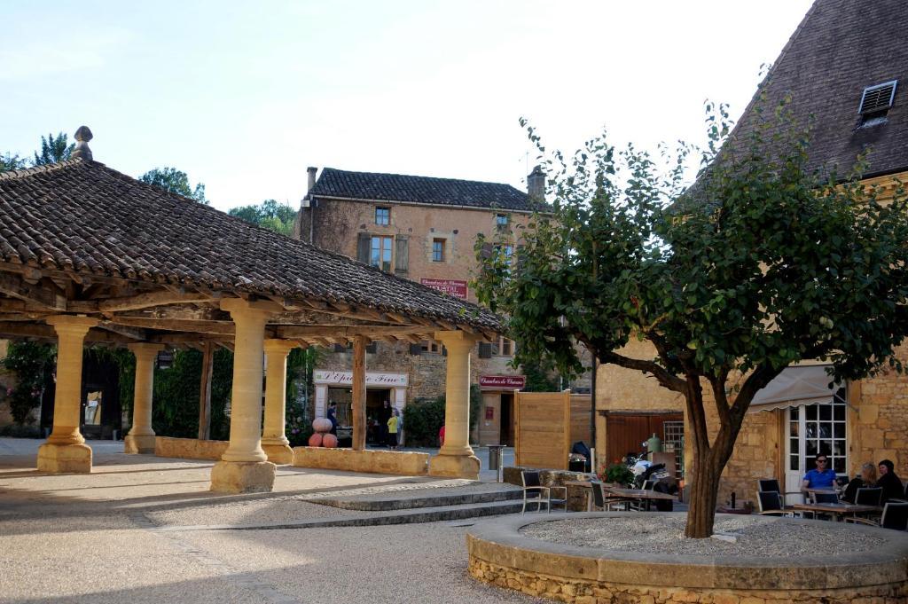 Bed and Breakfast Les Songes De L'Abbaye Cadouin Exterior foto